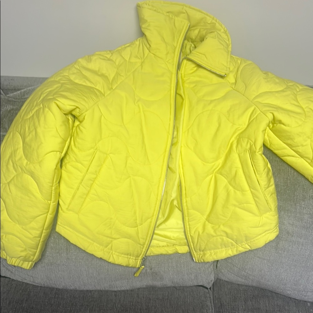 Universal threads Bright Yellow Quilted Jacket